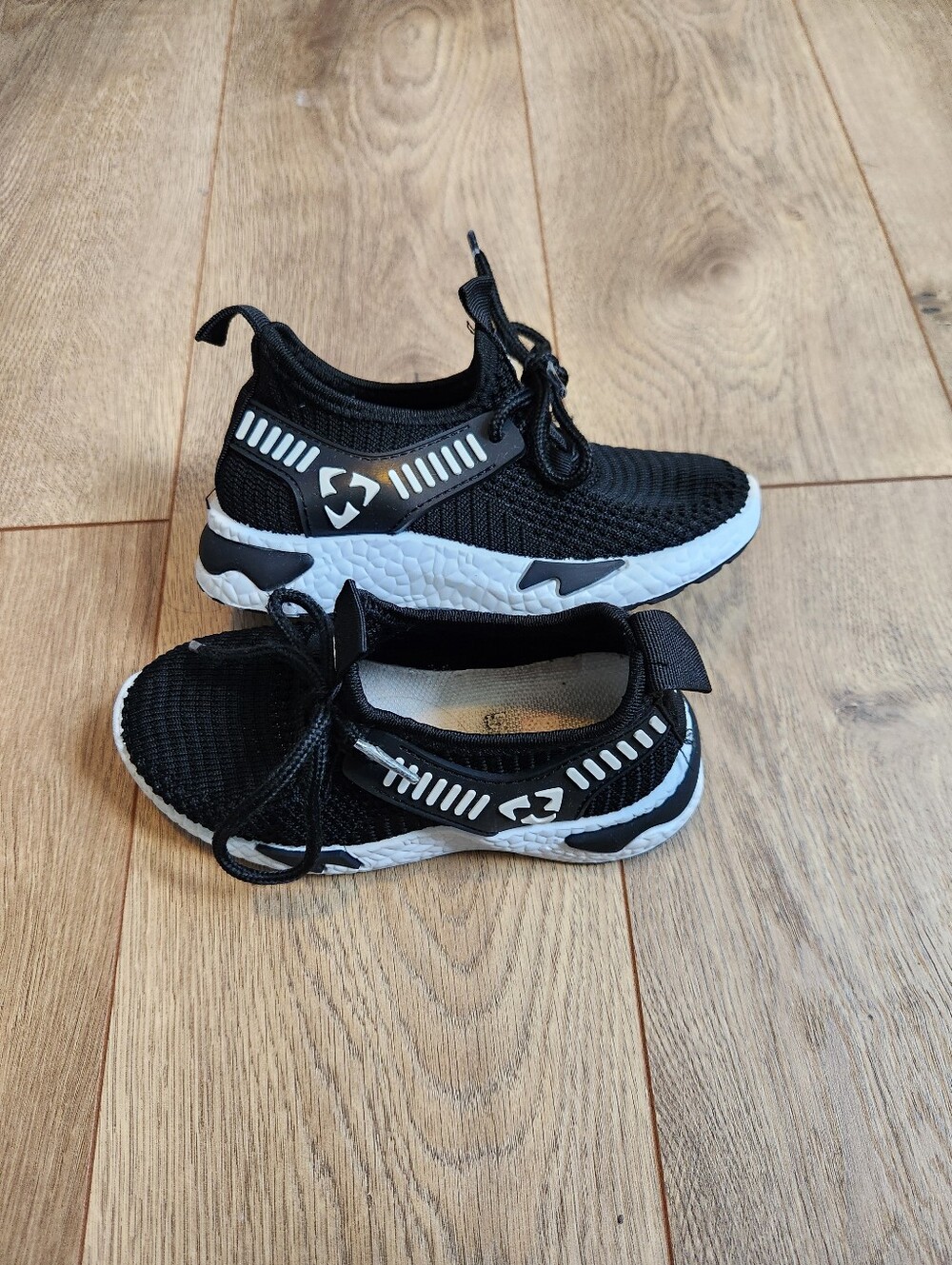 Size 9 Boys Ecko Unlmtd. Sneakers